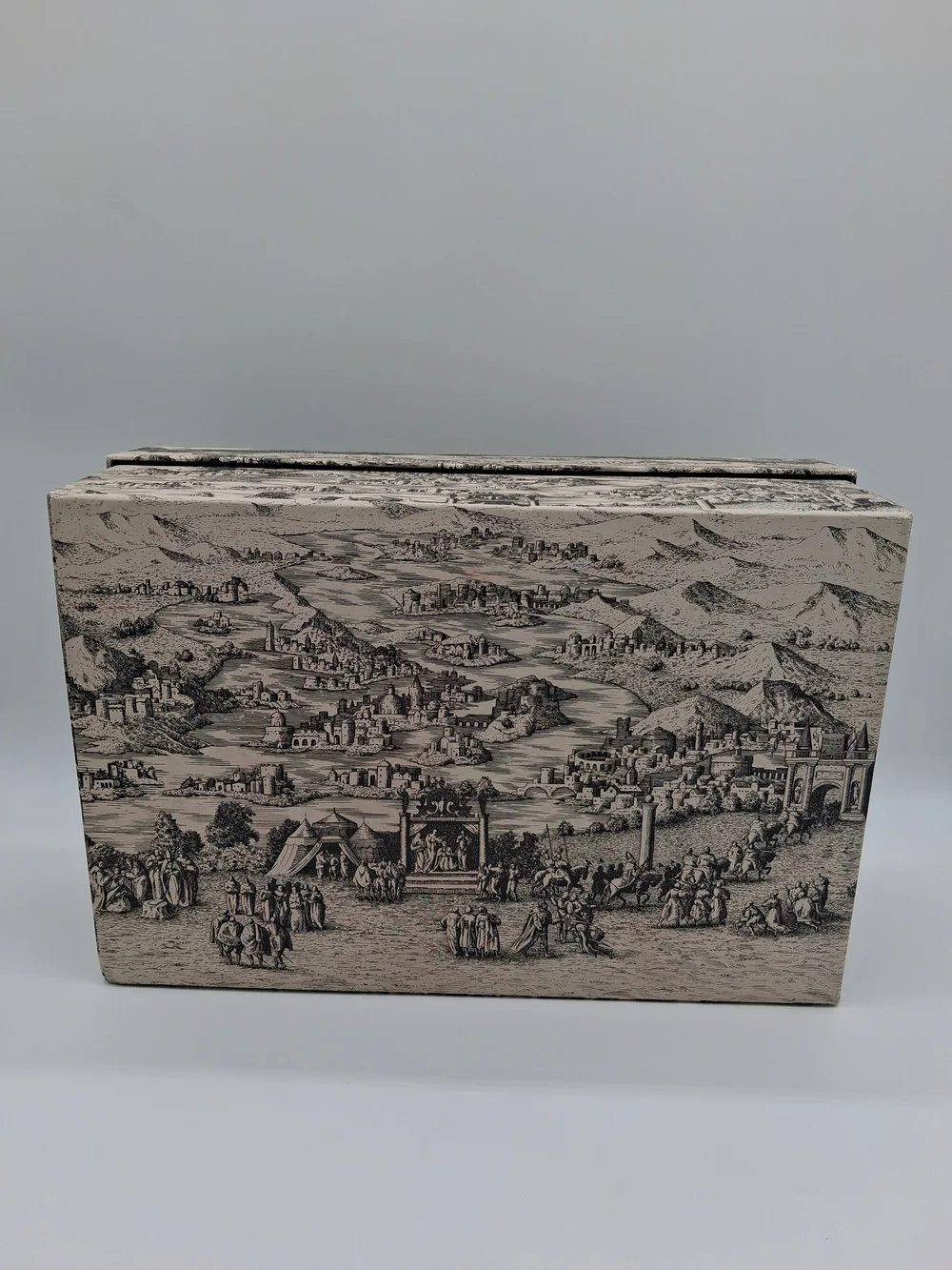 GUCCI Illustrated Presentation Gift Box 2 Dust Bags Tissue RFID Booklet EUC
